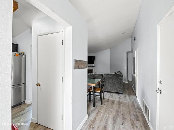 3rd image of 1035-1035 Olive Ct