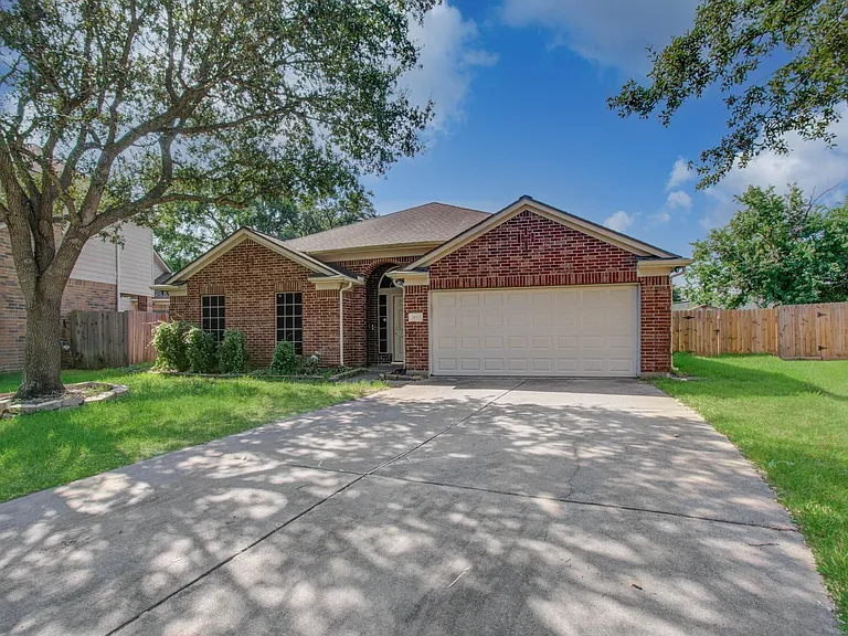 24203 Emory Green St — Photo 2