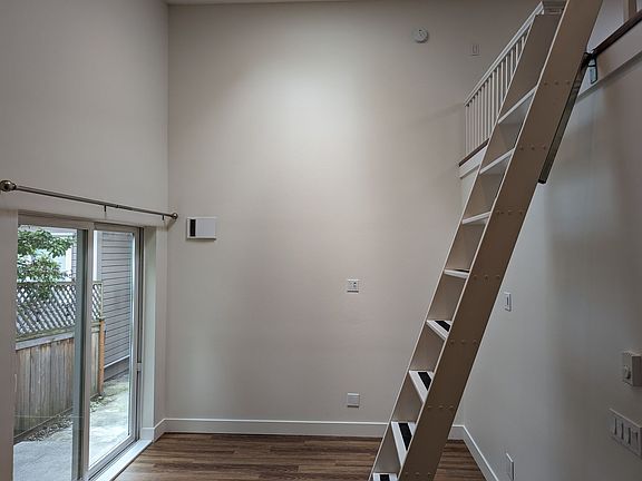 4th image of 172 16th Ave