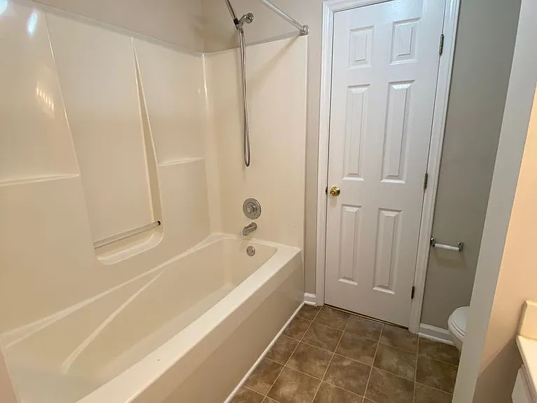 Meridian Park Apartments — Photo 128
