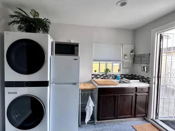 (undisclosed Address), Artesia, CA 90701