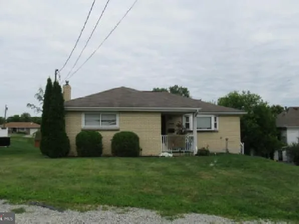 1007 Wylie Ave, Jeannette, PA 15644