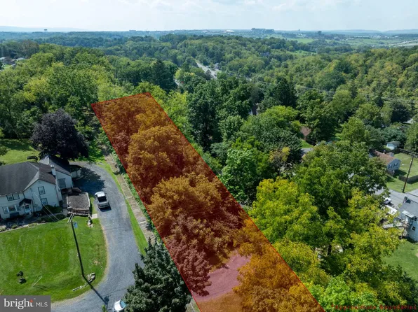 Limerock Ter, State College, PA 16801