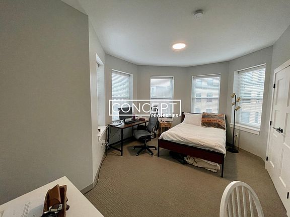 4th image of 100 Hemenway St #402A