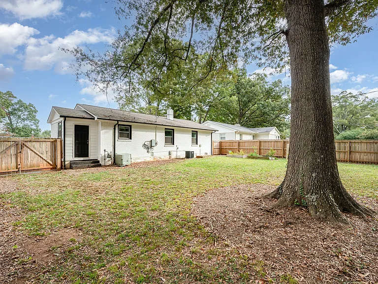 2954 Enfield Rd — Photo 12