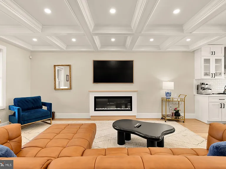 432 Emerson St NW — Photo 6