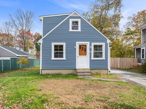 63 Hope St, Attleboro, MA 02703