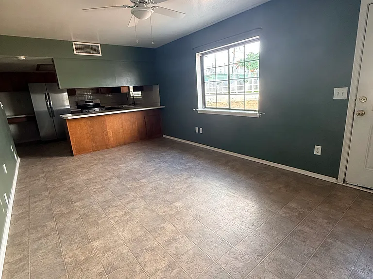 1070 S Highland Dr — Photo 9