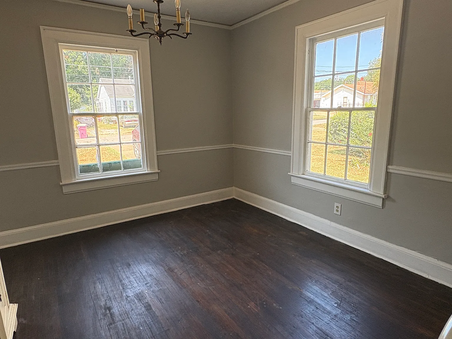 325 Ryan Street — Photo 4