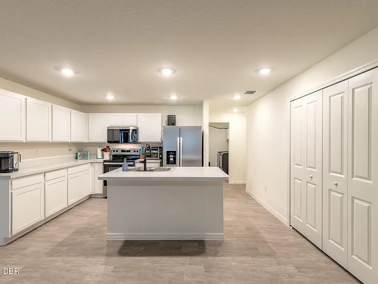 11 Ruth Dr — Photo 34