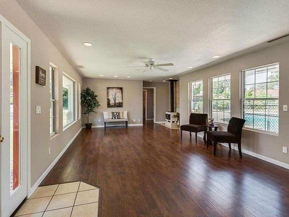 5th image of 270 Riverview Dr