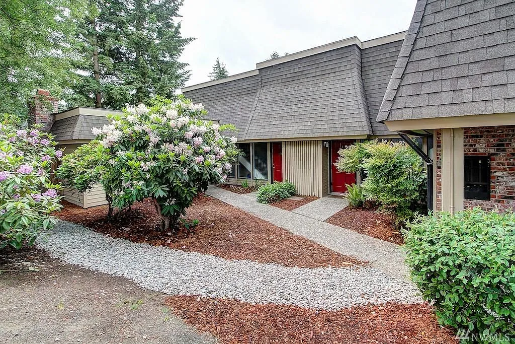 3 bed, 1400 sqft, $3,800 — Photo 4