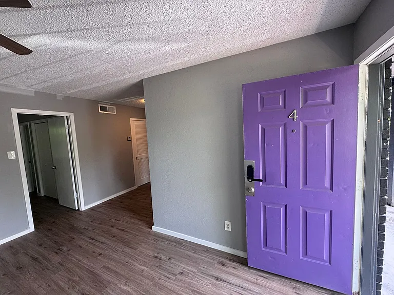 309 E Dean Ave #2 — Photo 4