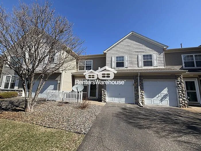 1905 Wildflower Ct — Photo 1