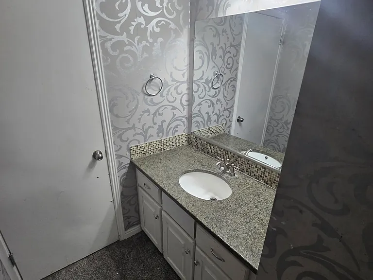 649 E Swenson Ave #2 — Photo 12