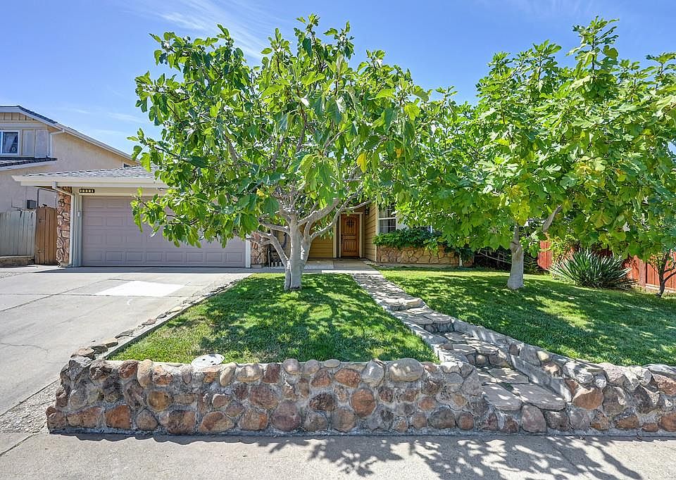 1st image of 3958 N Country Dr
