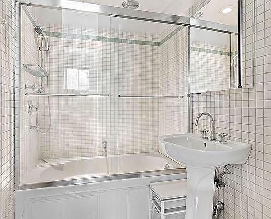 5th image of 99 Bank St APT 3B