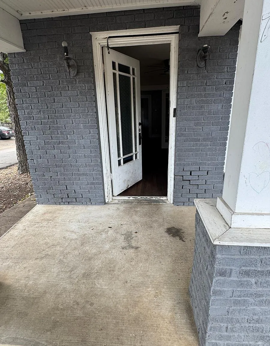 2 bed, 846 sqft, $1,700 — Photo 2