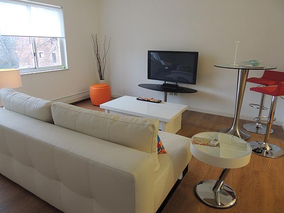 2nd image of 1621 Clayton Ave APT 9