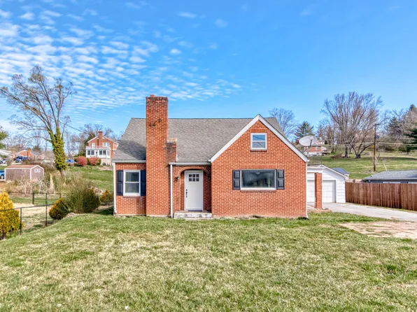 1405 Wenonah Ave, Pearisburg, VA 24134