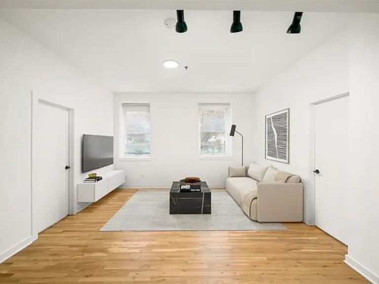 716 Madison St #106 — Photo 2