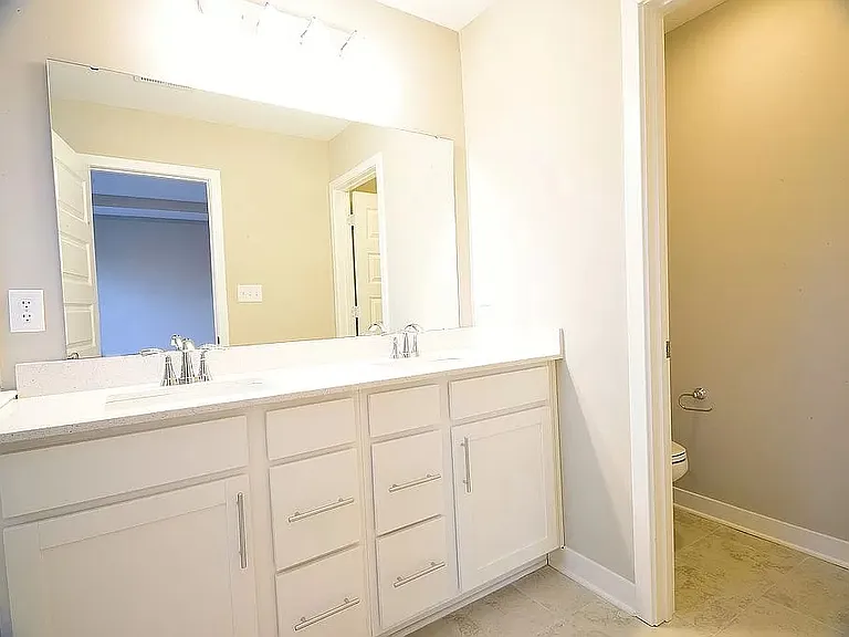 7073 Adalene Ln — Photo 39