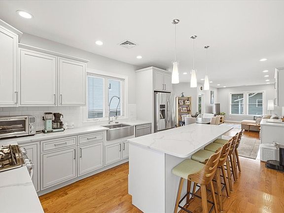 4th image of 15 Ricker Rd #2