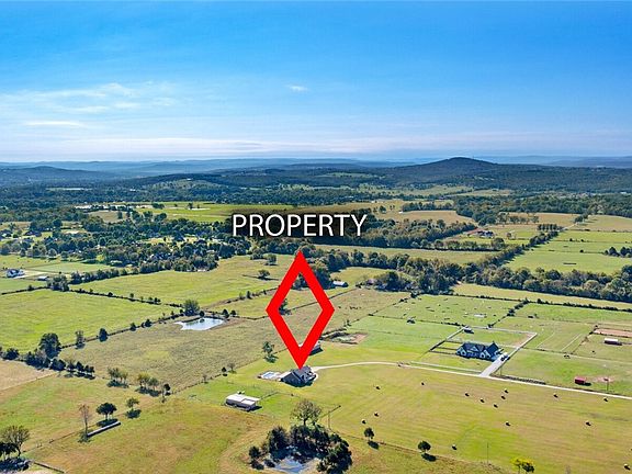 5th image of 670 Habberton Rd