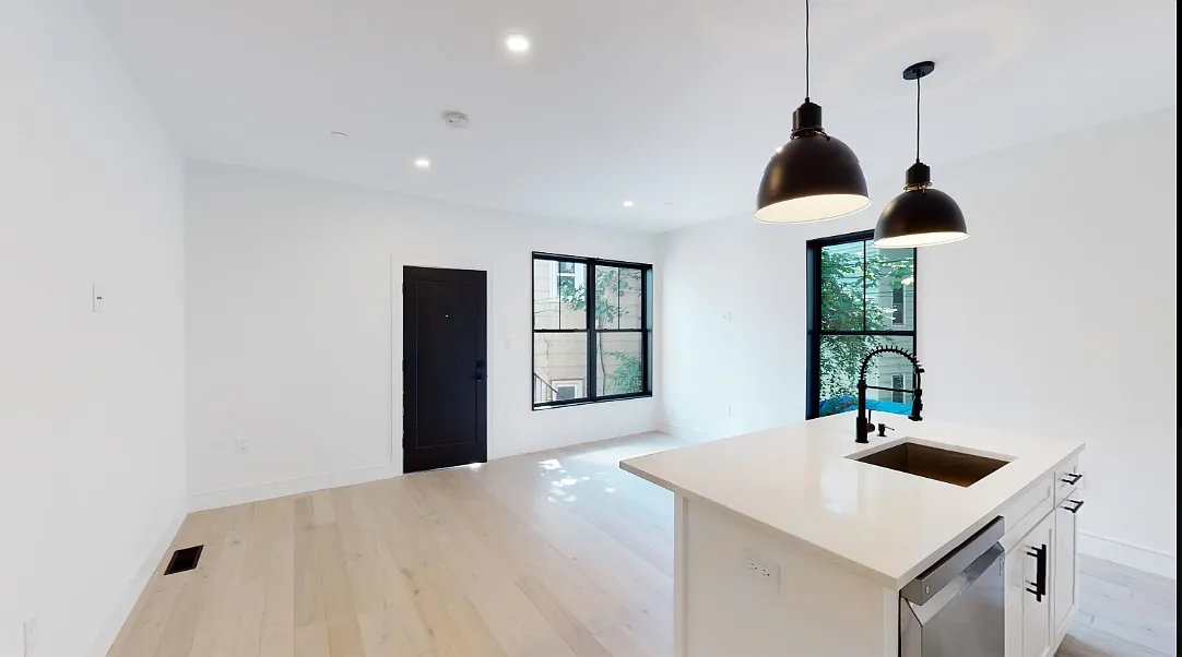 2 bed, 885 sqft, $3,595 — Photo 2