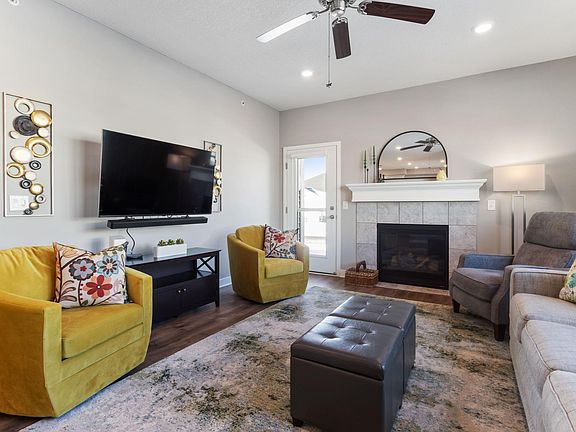 2nd image of 19549 Meadow Trl