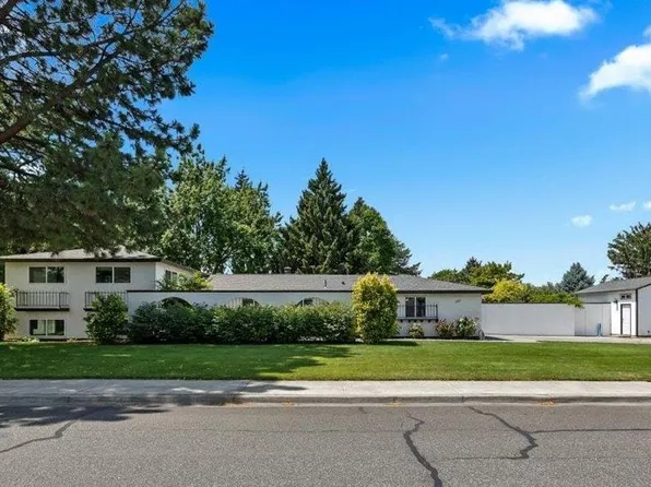 707 N Quillan St, Kennewick, WA 99336