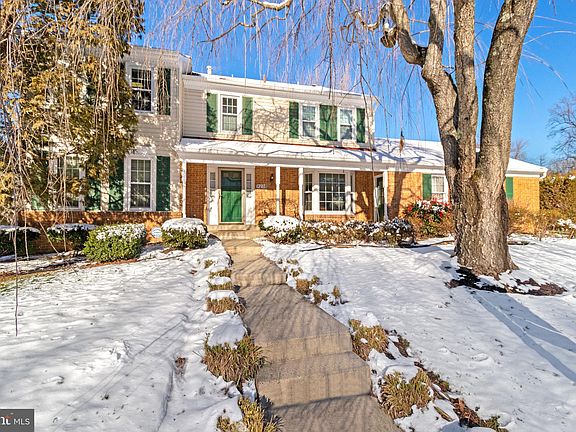 5th image of 9218 Briary Ln