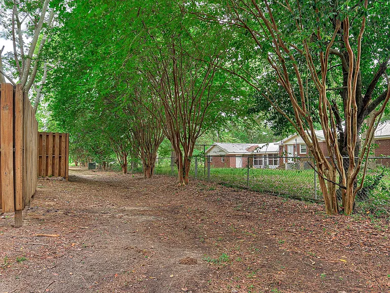 100 Kelly Dr SW — Photo 31