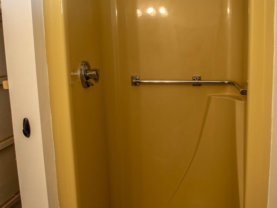 1st image of 52 Wales St #2