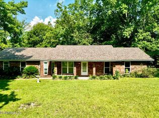 7413 Kruger Pl, Ocean Springs, MS 39564