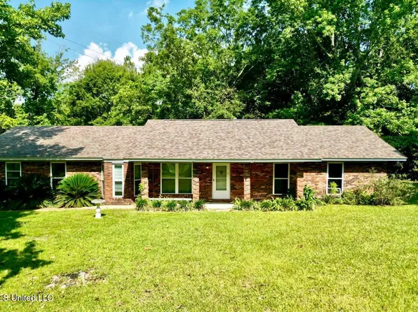 7413 Kruger Pl, Ocean Springs, MS 39564