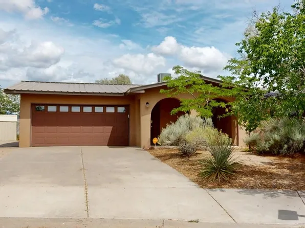 3300 Camino Prado Vis, Santa Fe, NM 87507