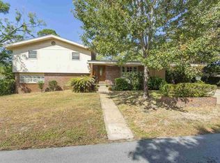 904 Poinciana Dr, Gulf Breeze, FL 32561