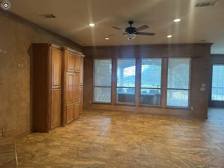 5739 FM 1461 — Photo 31