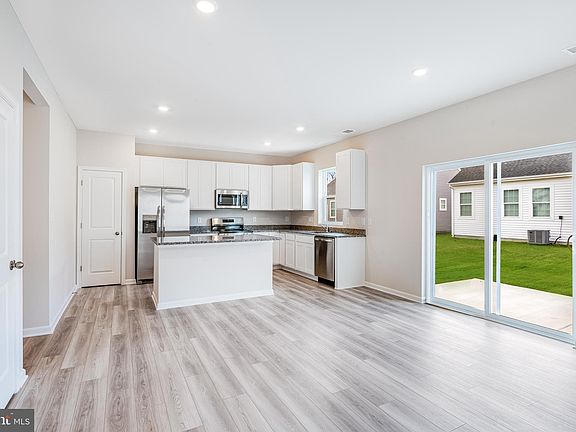 3rd image of 306 Banbury St Lot 57