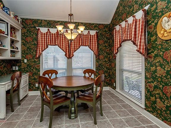 4th image of 424 Grand Oaks Dr