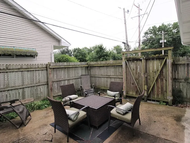 818 W College Ave — Photo 15