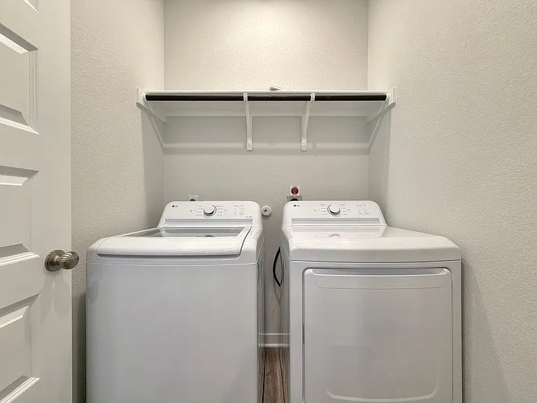 2235 Oscar Eli Way — Photo 36