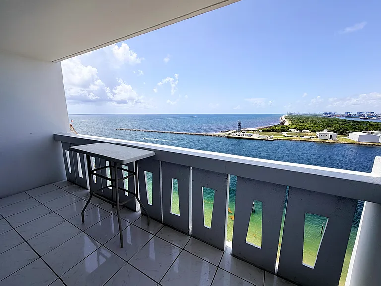 2100 S Ocean Dr #16H — Photo 2