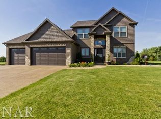 9668 Crossbow Dr, Bloomington, IL 61705