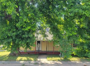 21 May Ave, Gibbon, NE 68840