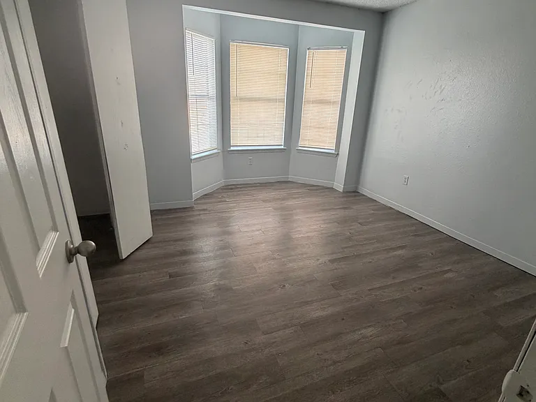 320 S Center St #108 — Photo 9