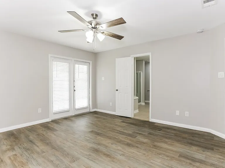 10041 Silent Hollow Dr — Photo 9