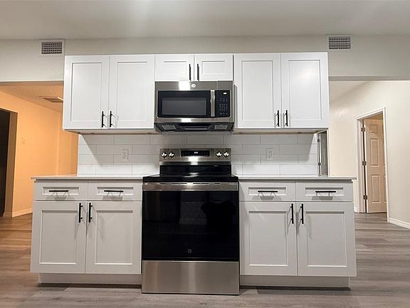 5th image of 15535 Little Ranch Rd #3
