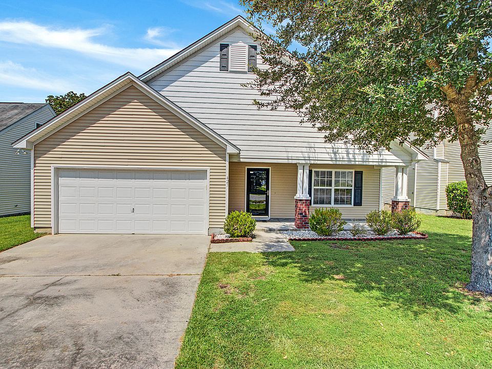 2nd image of 423 Green Park Ln